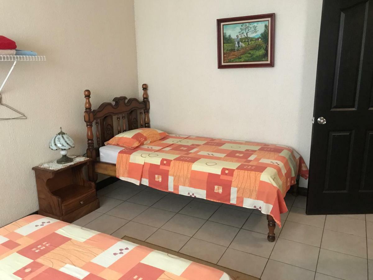 Bed and Breakfast Casa Del Suizo Desamparados  Екстер'єр фото